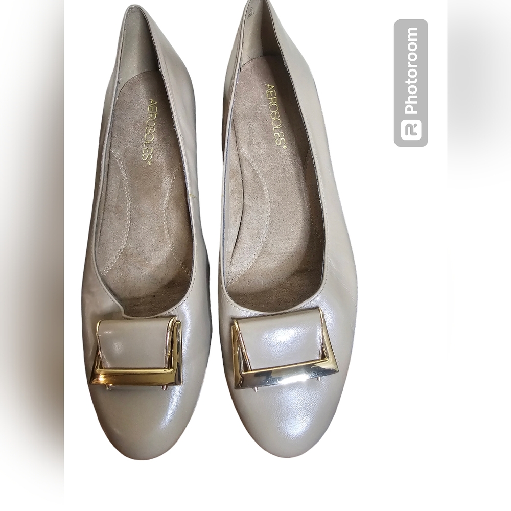 Aerosol women's beige flat slip-on gold design on front shoe size 9.5